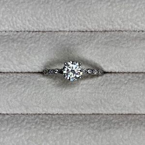 R031 | Moissanite Solitaire Ring